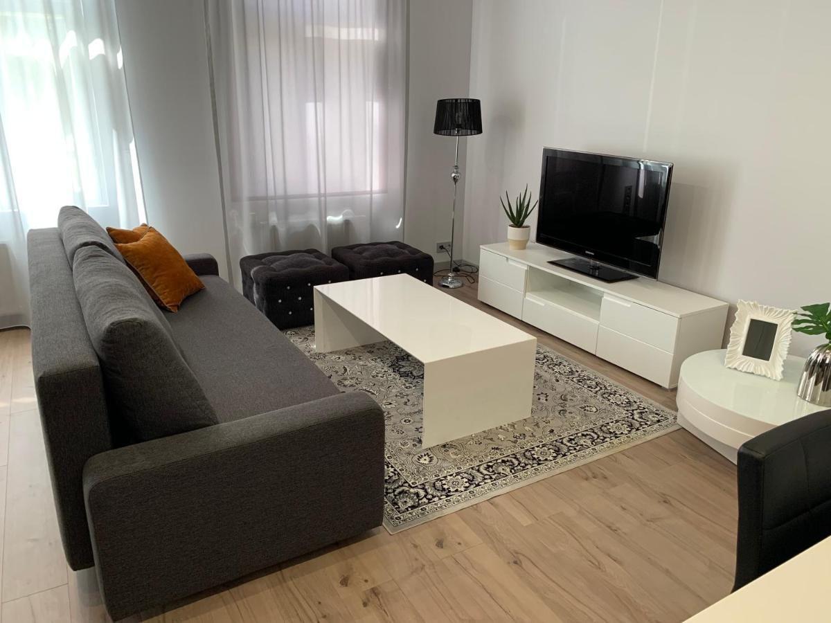 Zair Fireplace Apartments Tallinn Buitenkant foto